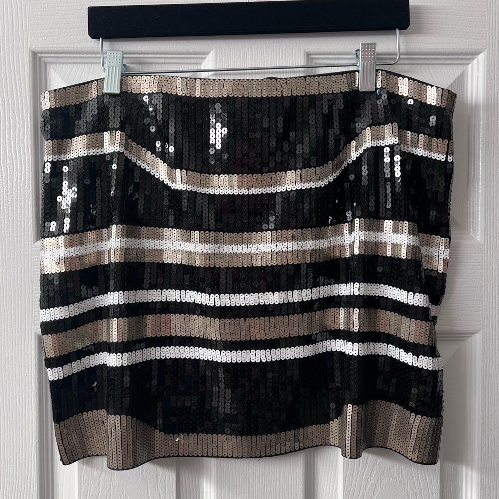 Express Black Gold and Silver Sequin Mini Skirt🖤